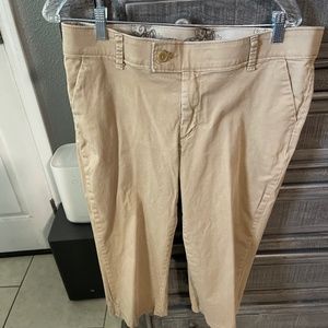 Khaki capri pants